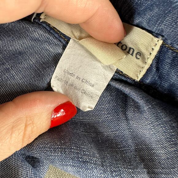 CLOTH & STONE Roll Tab Frayed Chambray Button Down Blouse Top Women's Small - Picture 5 of 7